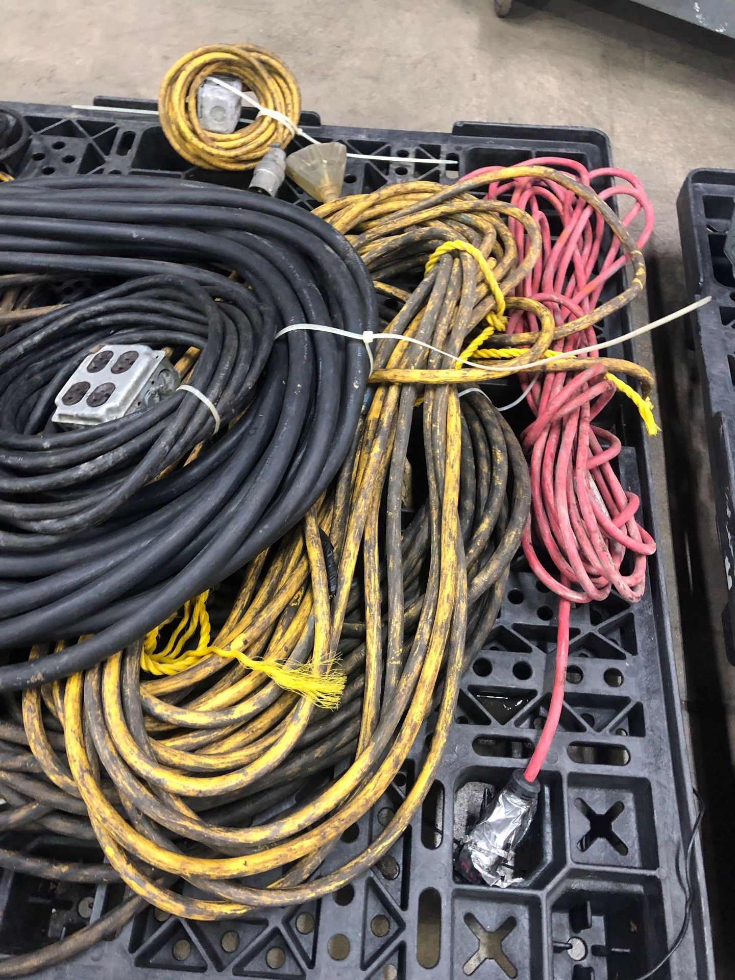 Pallet of assorted cords. - Image 3 of 4