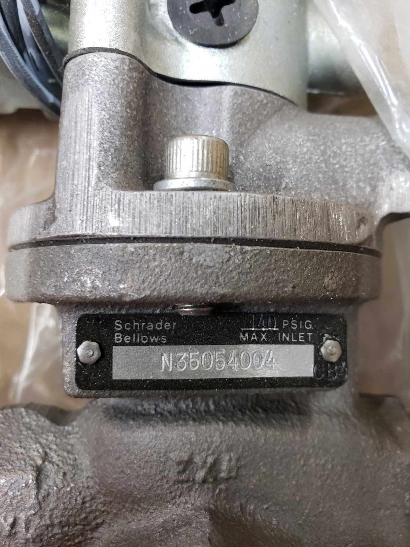 Schrader Bellows valve model K095602553. New as pictured. - Image 2 of 3