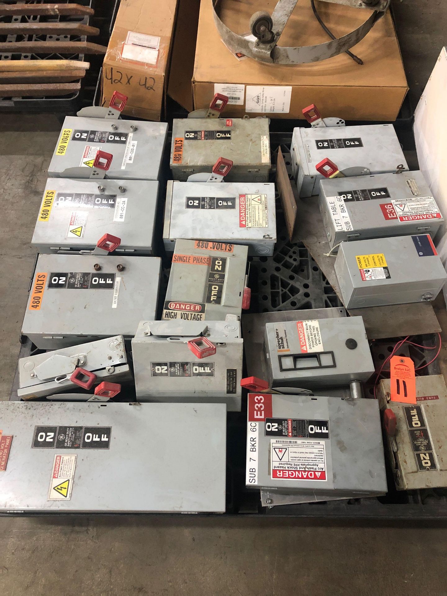 Qty 15 - assorted GE electrical main disconnect boxes.
