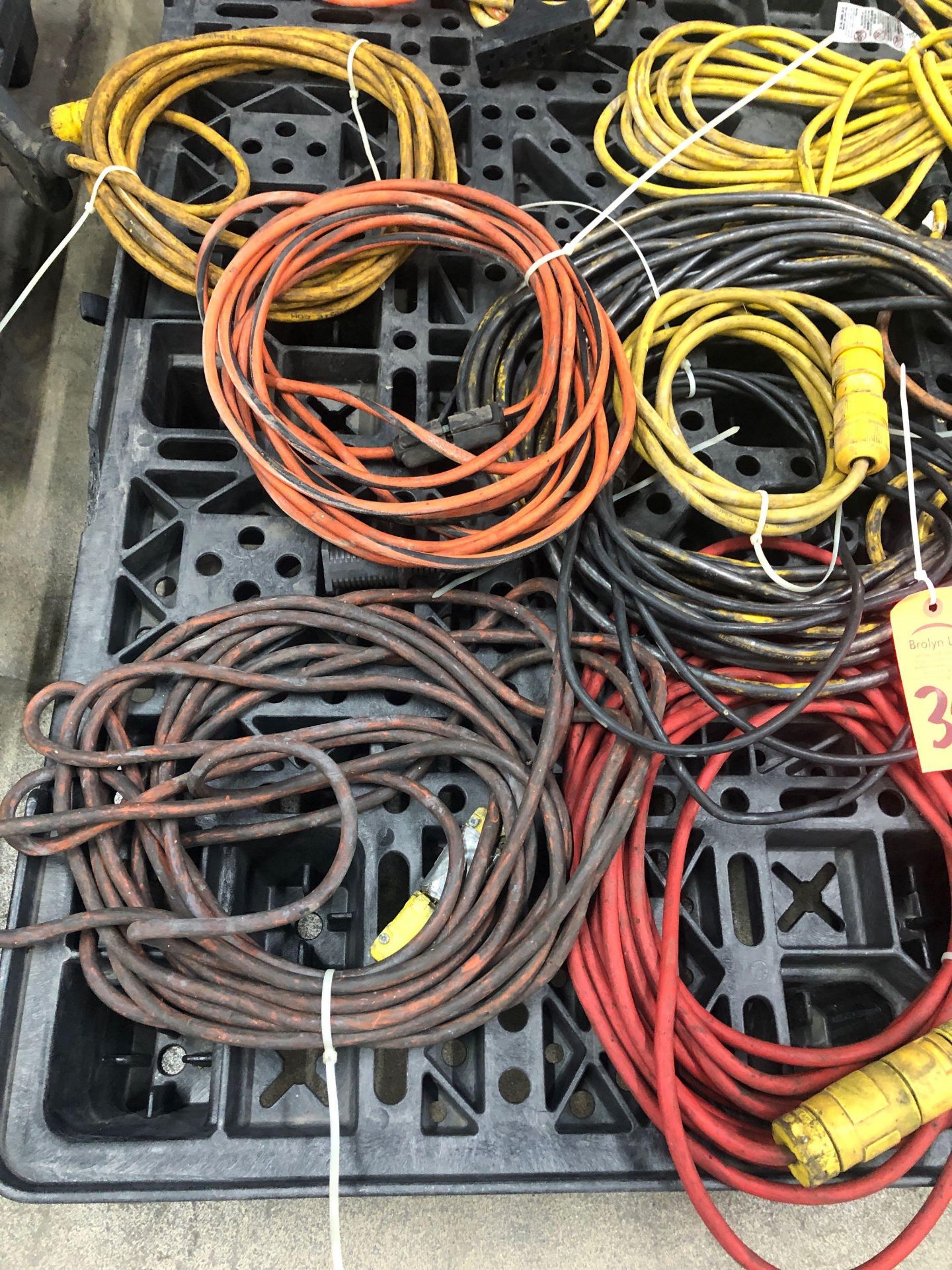 Pallet of assorted cords. - Image 3 of 5