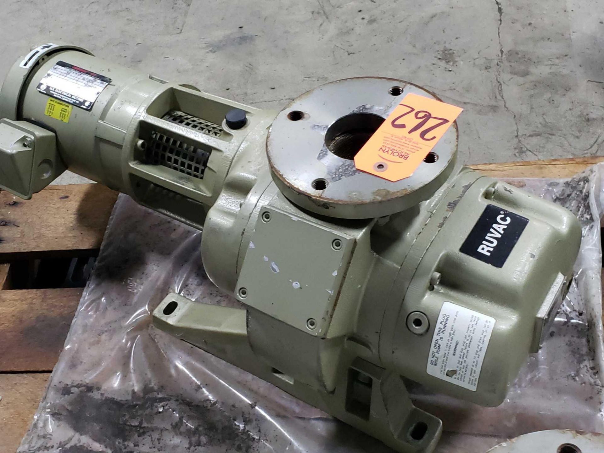Leybold Ruvac model WAU250 blower vacuum pump. - Image 2 of 3