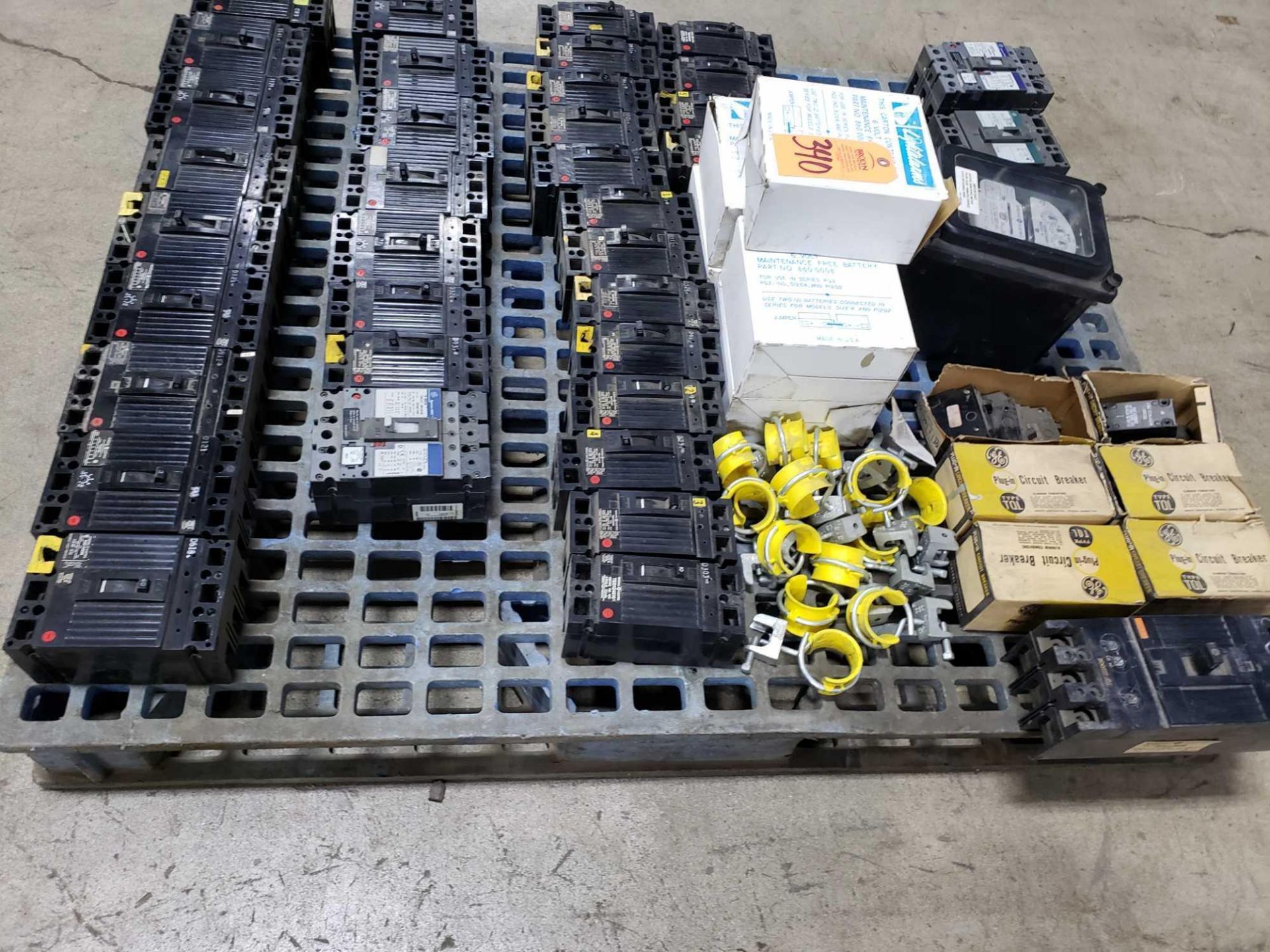 Pallet of assorted molded case breakers. - Image 4 of 4