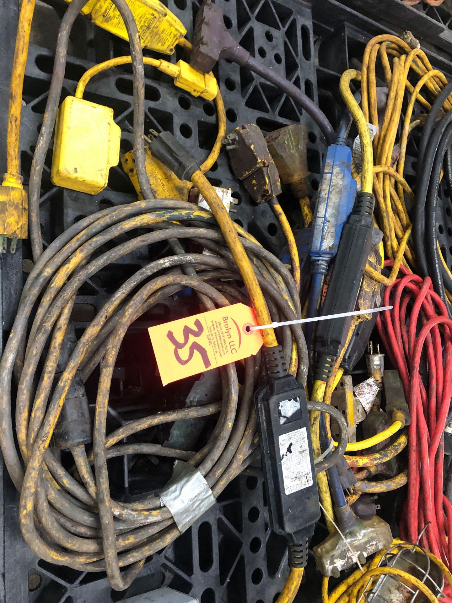 Pallet of assorted cords. - Image 3 of 4