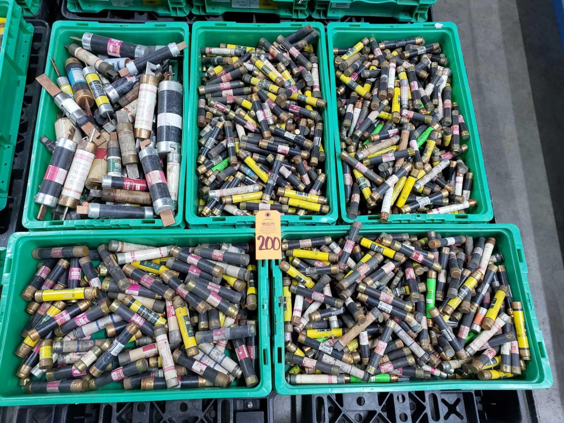 Pallet with large qty of fuses.
