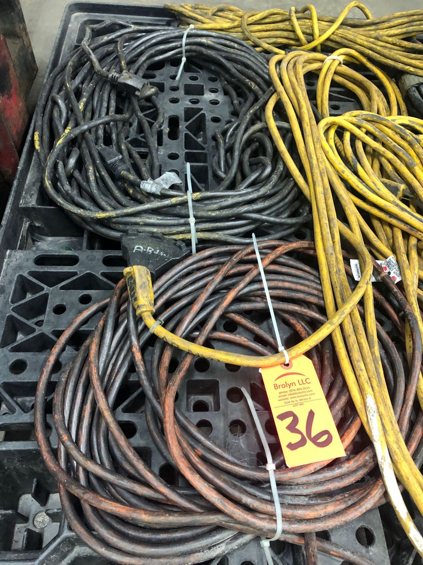 Pallet of assorted cords. - Image 2 of 4