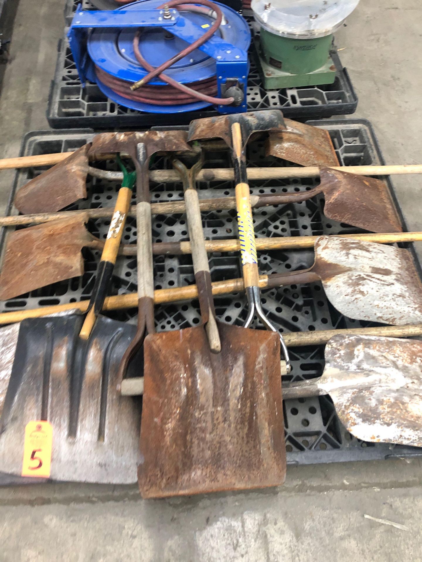 Qty 8 - Assorted shovels. - Image 3 of 3