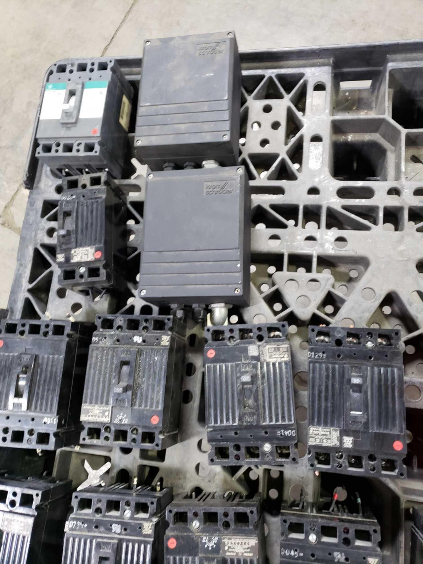 Pallet of assorted molded case breakers. - Image 4 of 4