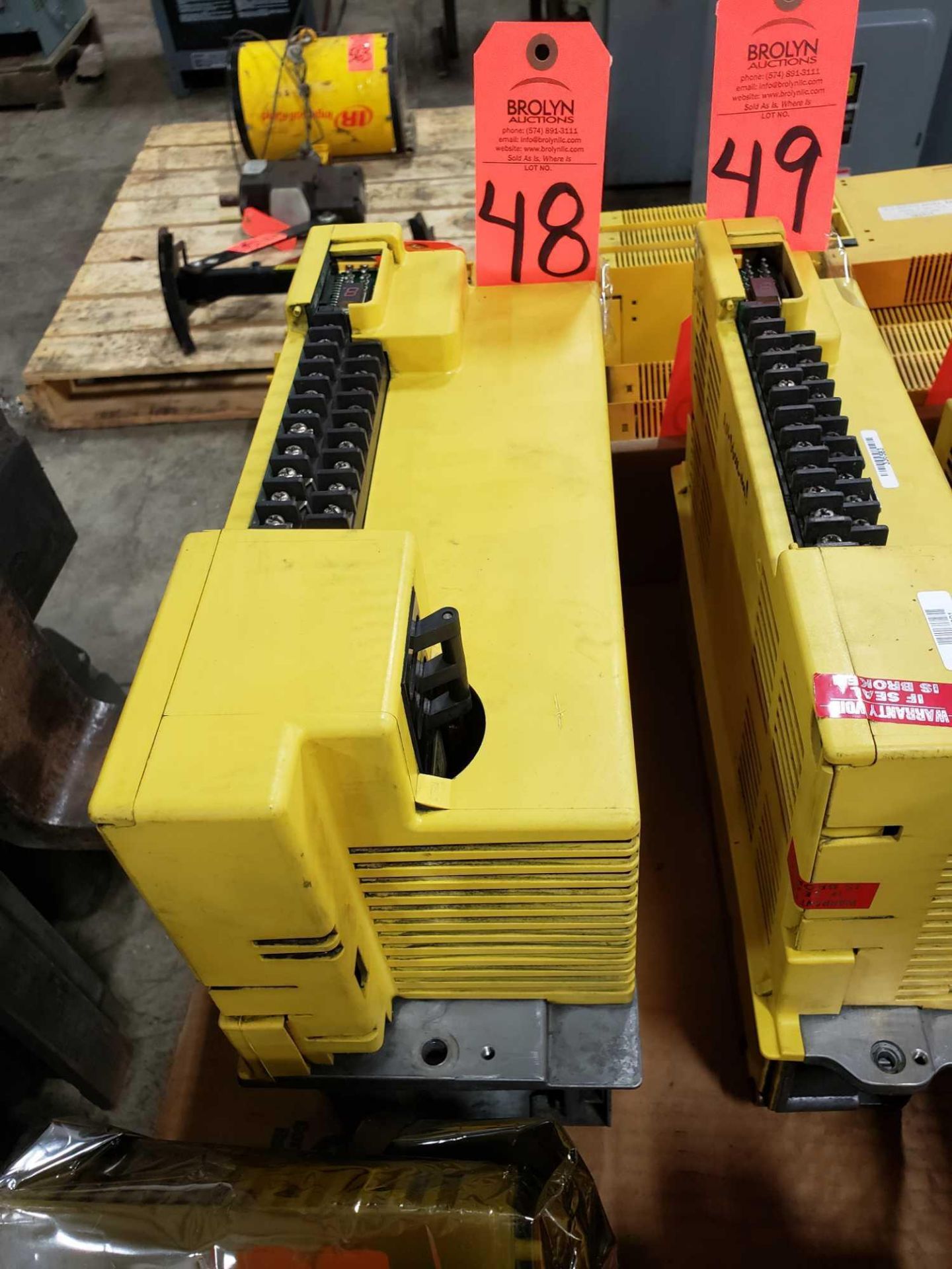 Fanuc A06B-6066-H008 servo drive.