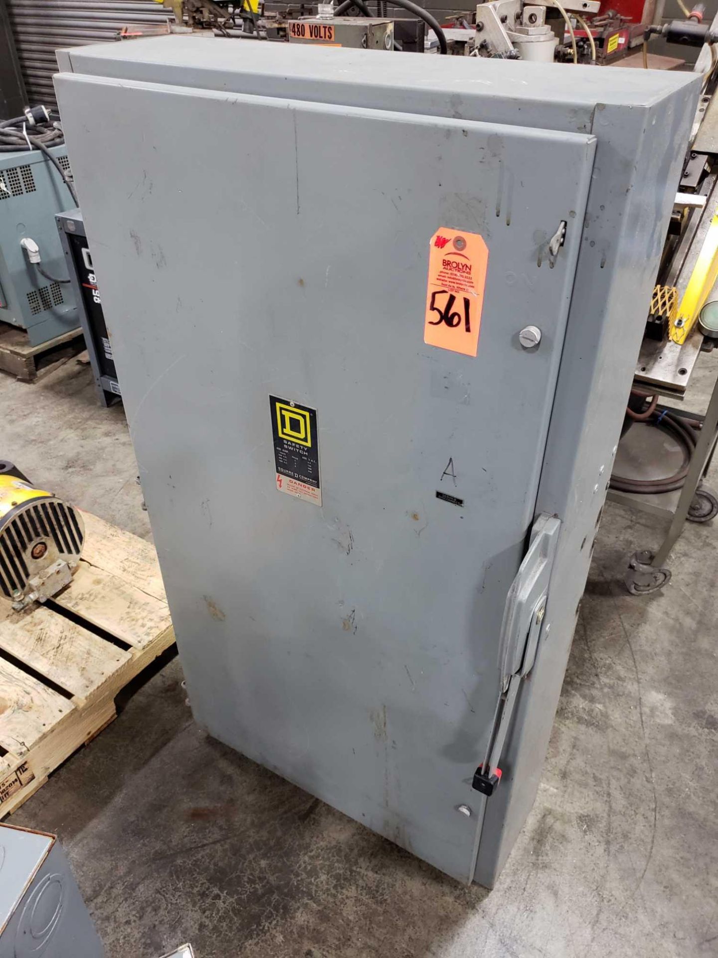 Square D catalog number HU365 safety switch. 400amp, 600vac.