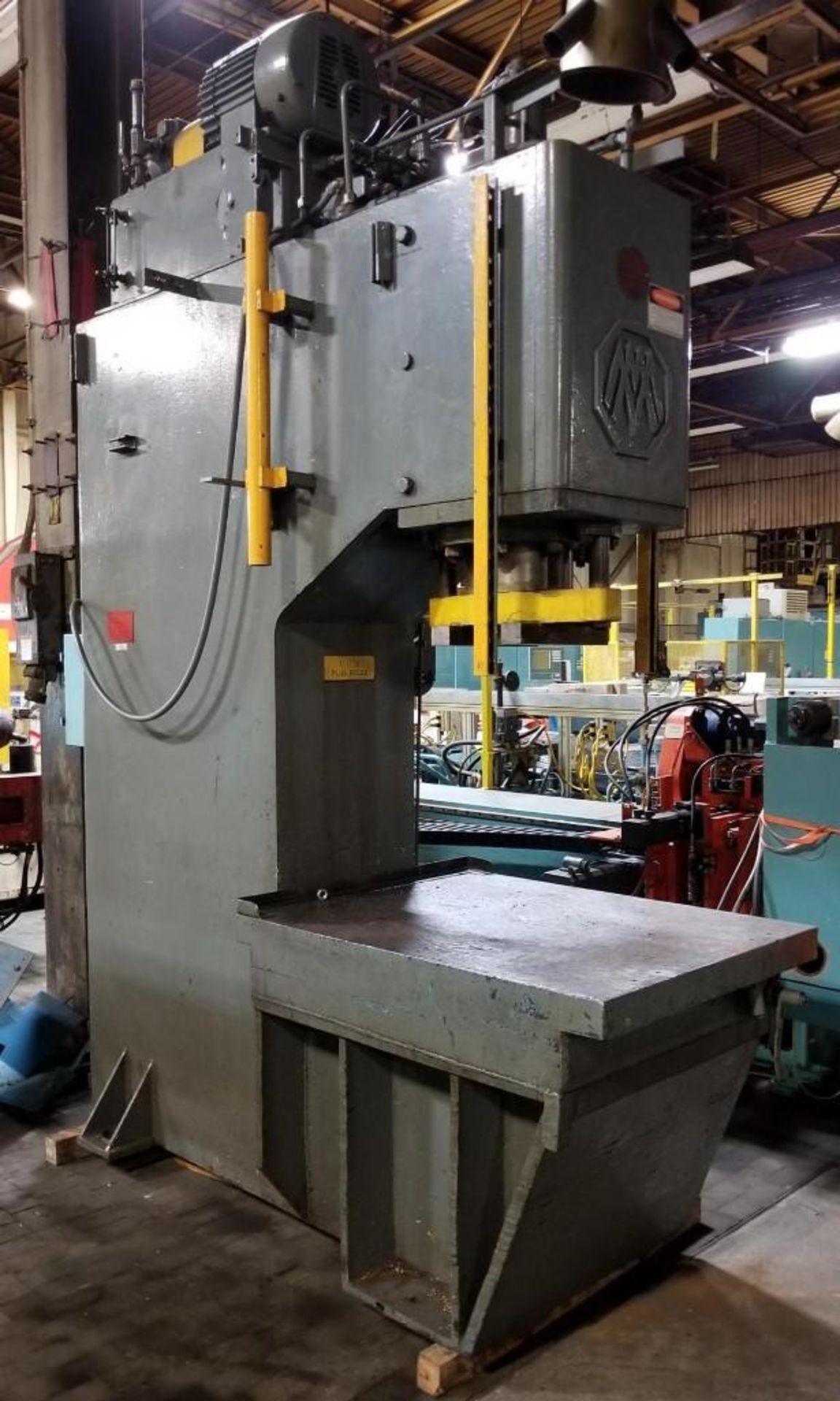 **Located in Brook Park, OH** 100 ton Williams White Gap Frame Hydraulic Press. - Image 2 of 2
