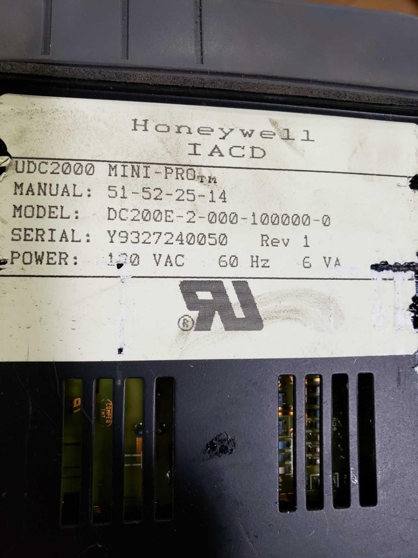 Honeywell temperature controller UDC2000 mini-pro model number DC200E-2-000-100000-0. - Image 2 of 2