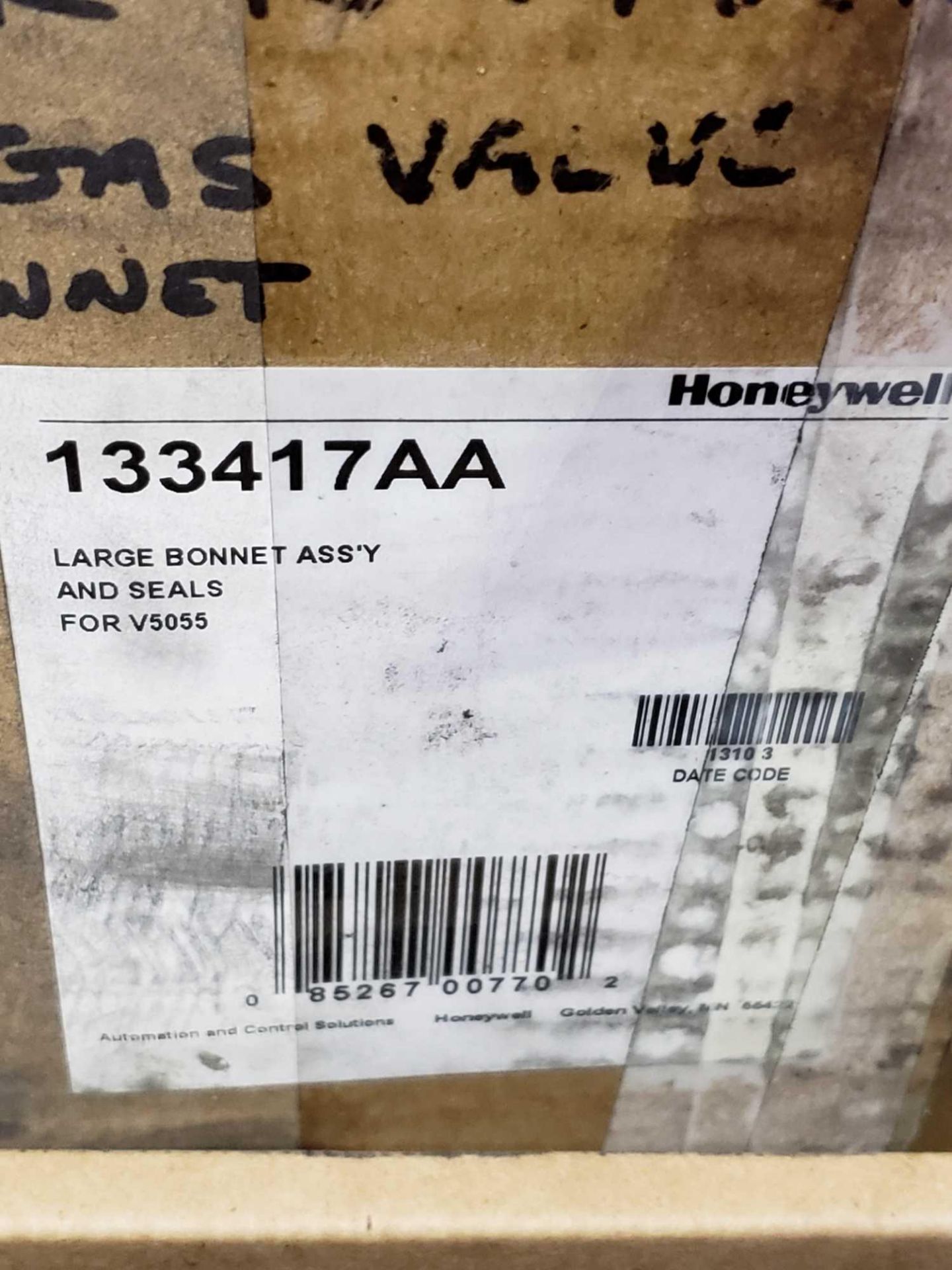 Honeywell model 133417AA large bonnet assembly and seals. New. - Image 2 of 2