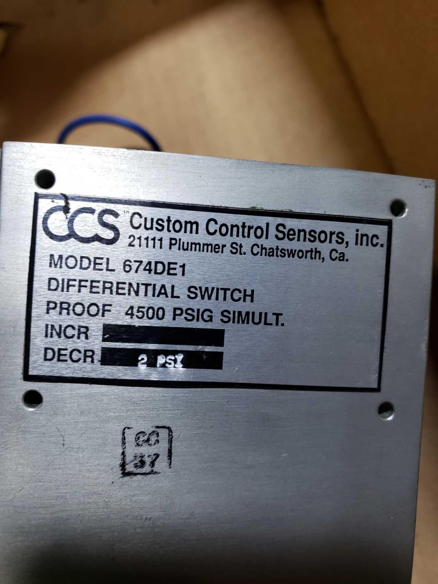 Custom Control Sensors Model 674DE1 differential switch. 4500psi. Appears new. - Image 2 of 2