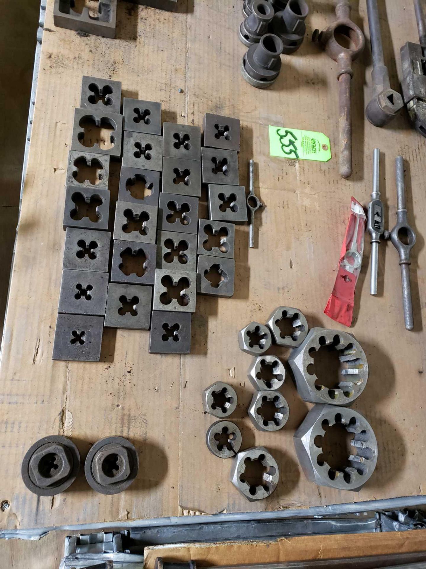 Pallet of assorted dies, threaders, and handles. - Image 2 of 4