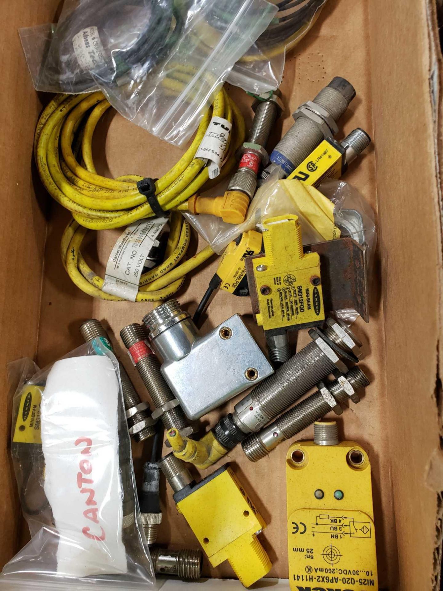 Lot of assorted electrical. - Image 2 of 3