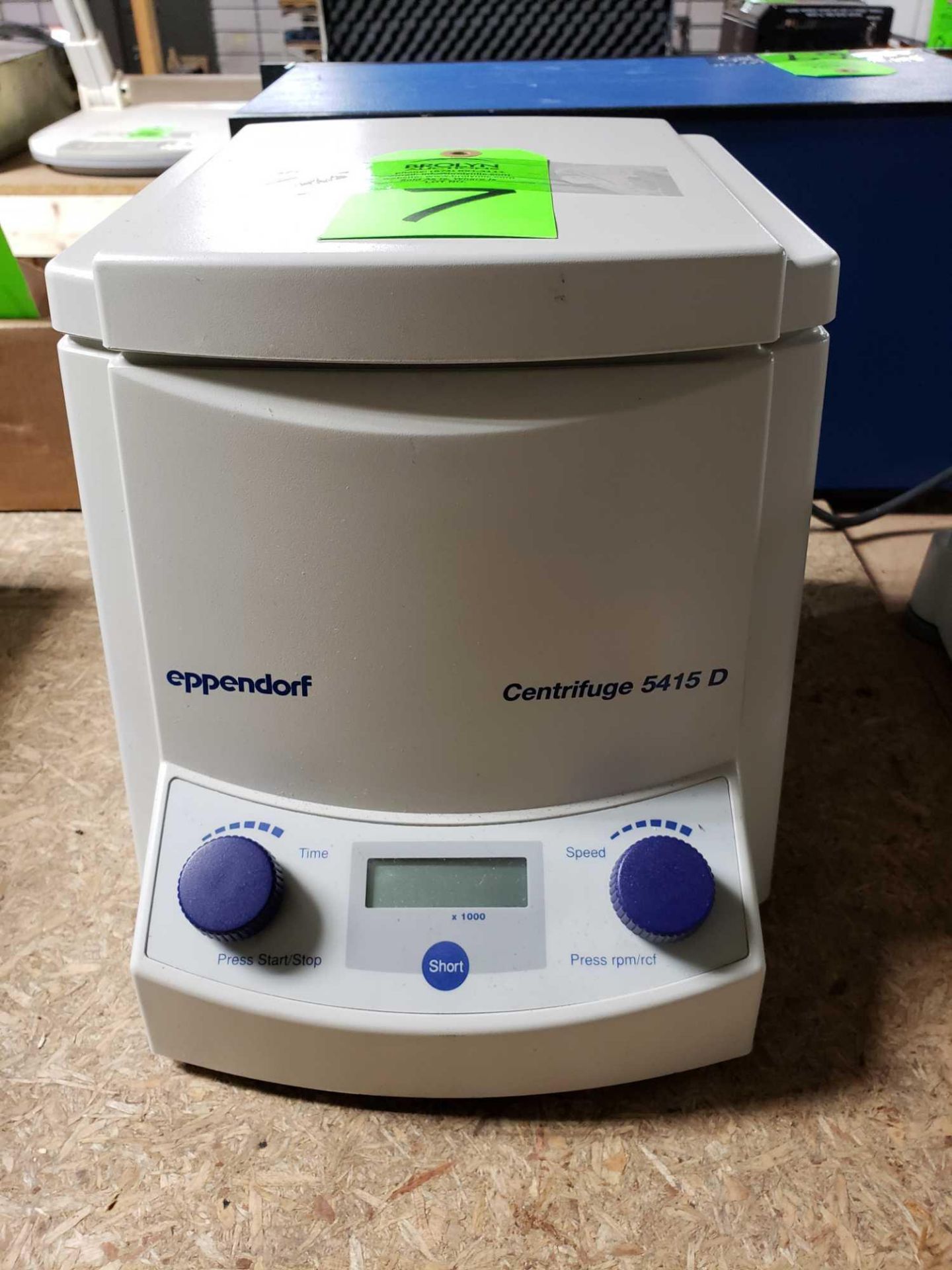 Eppendorf AG model 5415D centerfuge.