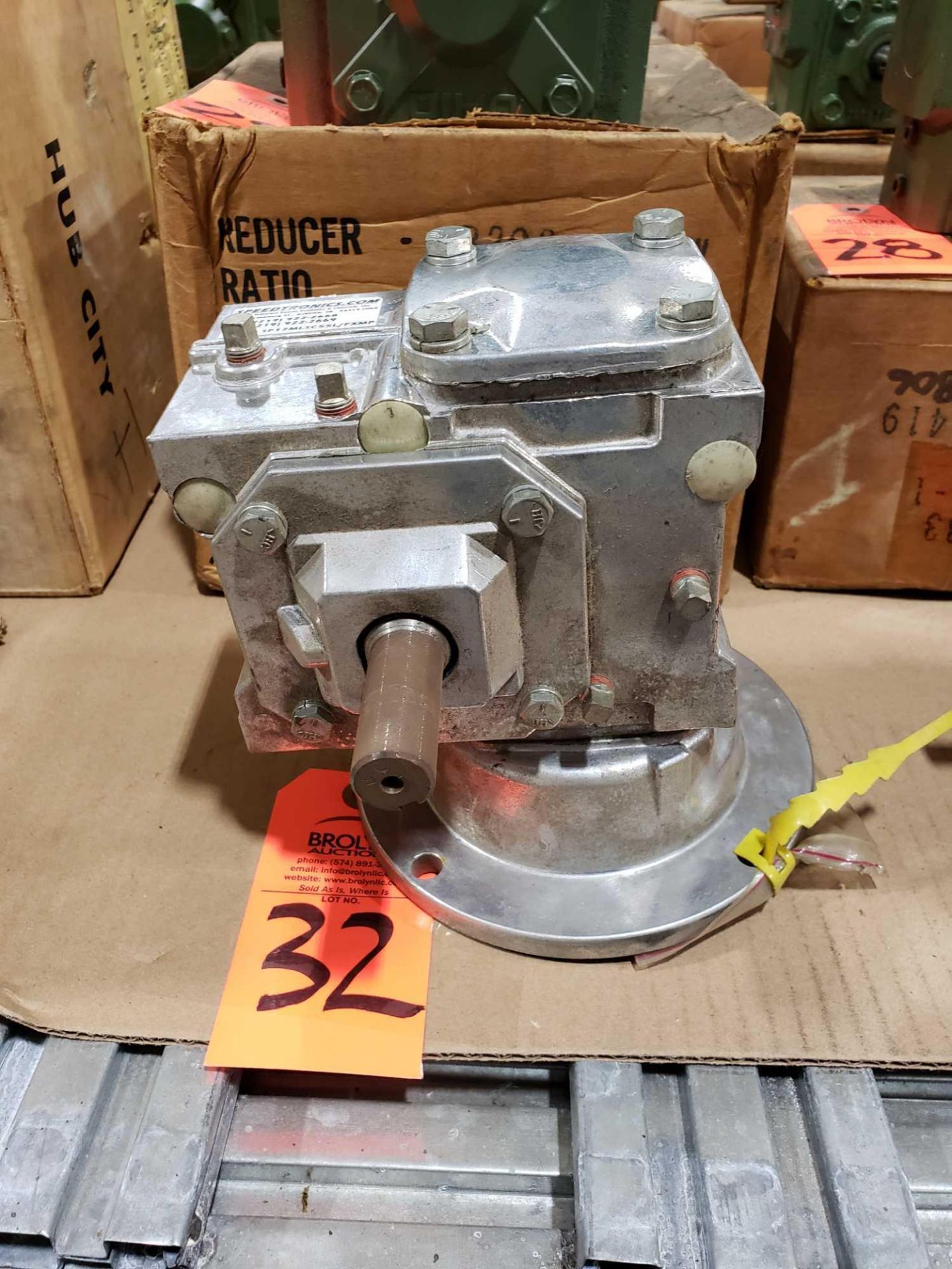 Speedtronics Gear box model SP17MLSC55L/FXMP. Ratio 5. New without box. Minor shelf wear.