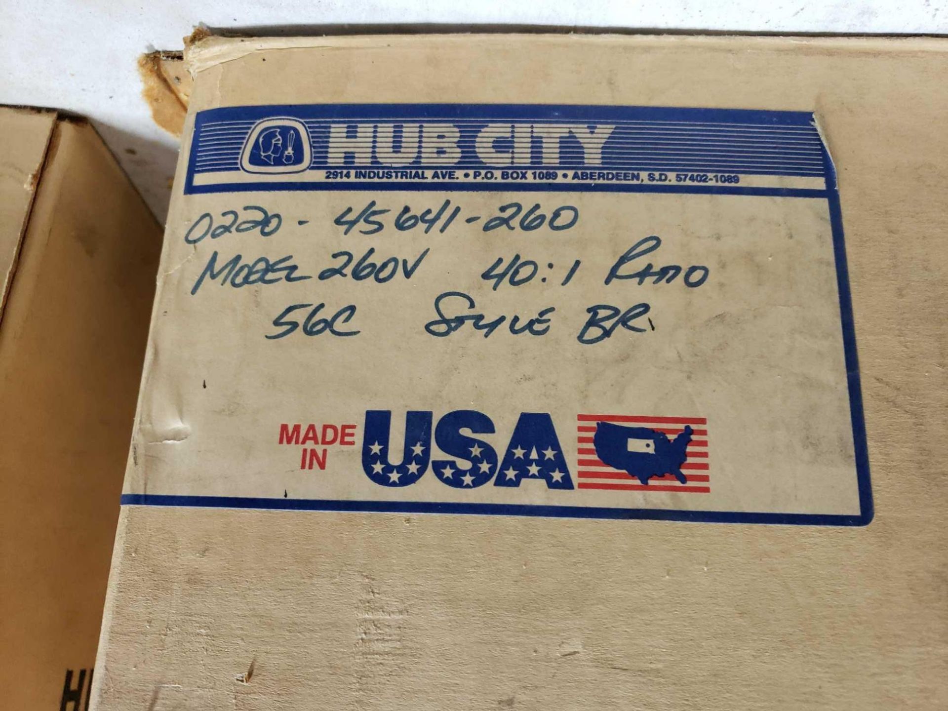 Hub City gear box speed reducer model 260V, ratio 40/1, style BR. New in box. - Image 3 of 3