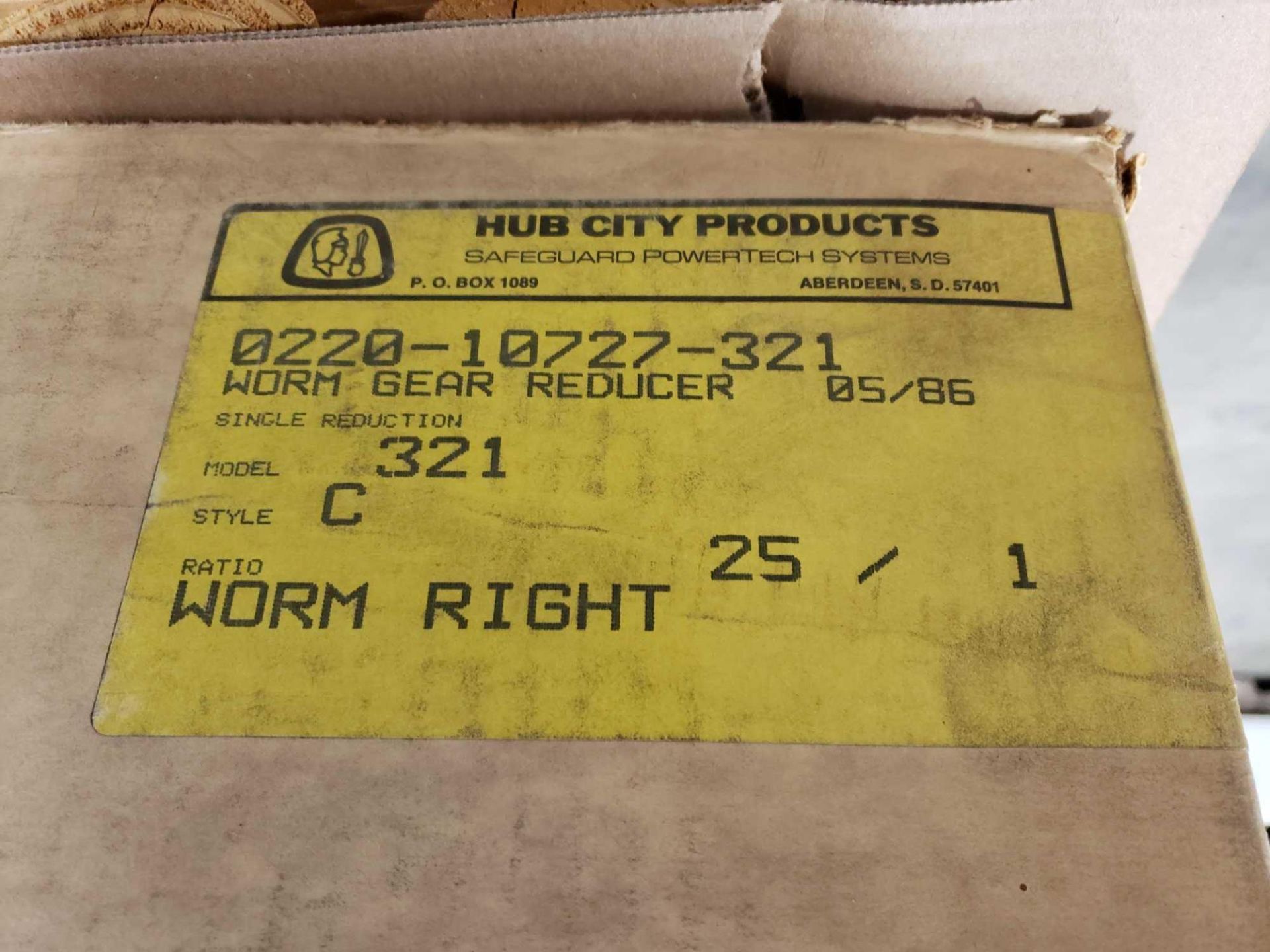 Hub City gear box speed reducer model 321, ratio 25/1WR, style C. New in box. - Image 3 of 3