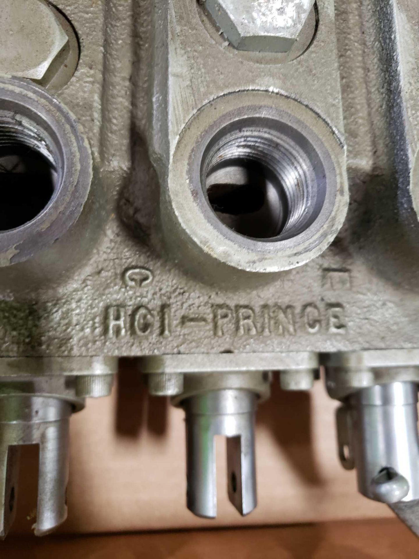 HCI Prince mono block hydraulic valve. Shows light use. - Image 2 of 3