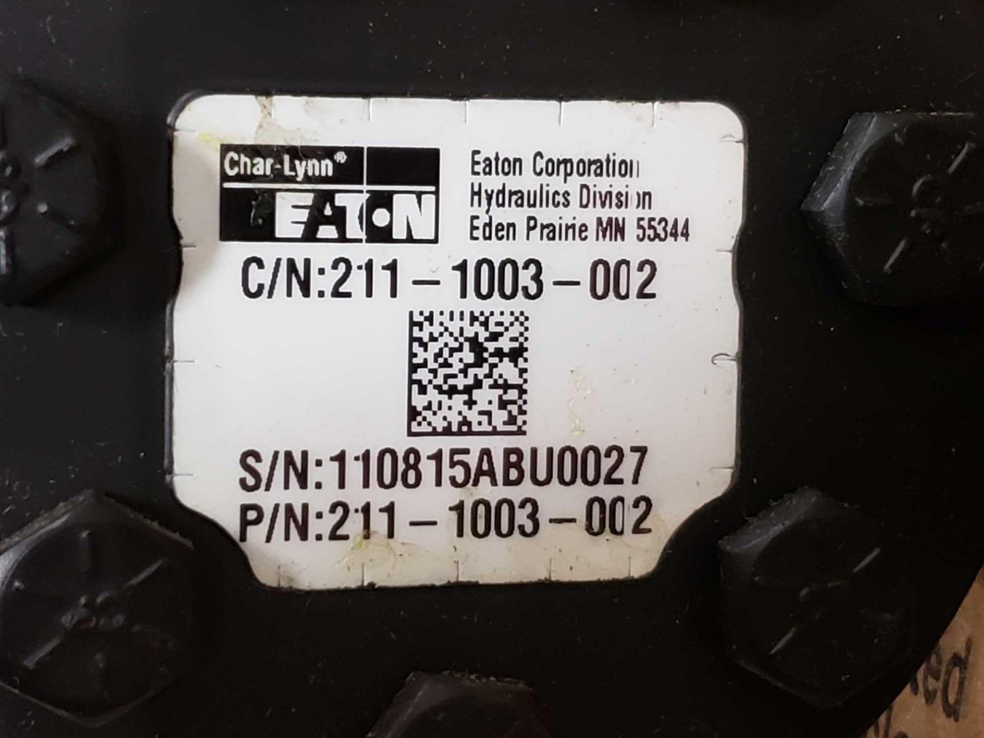 Char-Lynn Eaton hydraulic valve model 211-1003-002. New in box. - Image 4 of 4