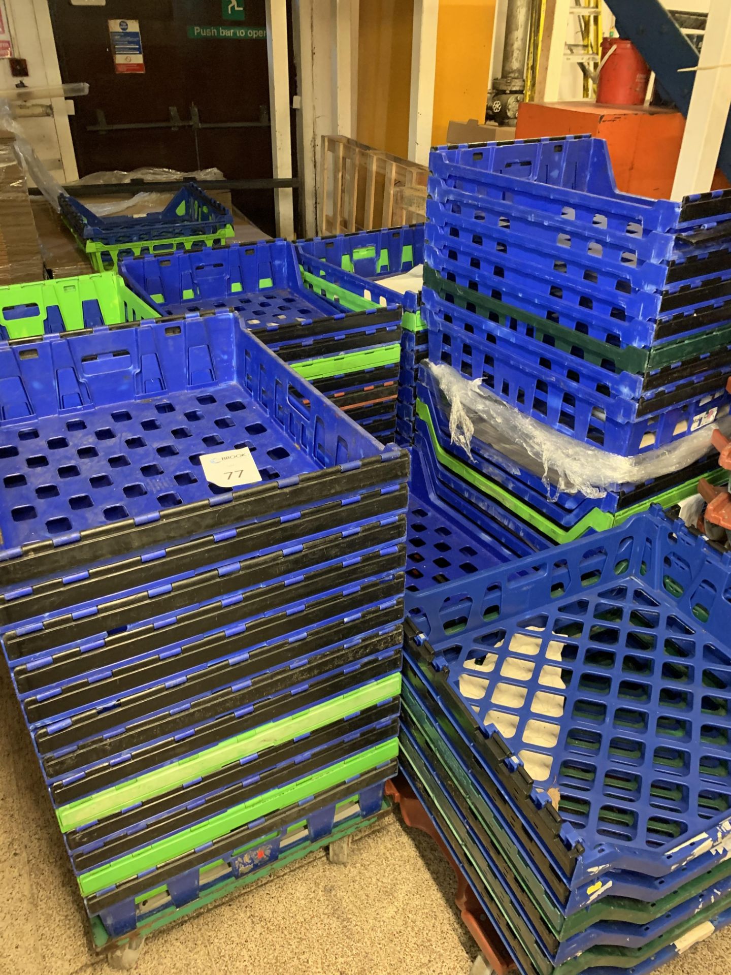 quantity of bread baskets approx. 50