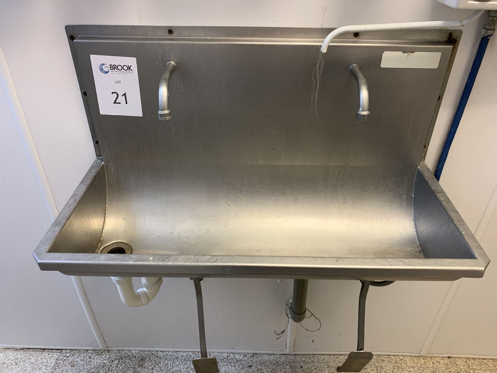 double knee operated sink