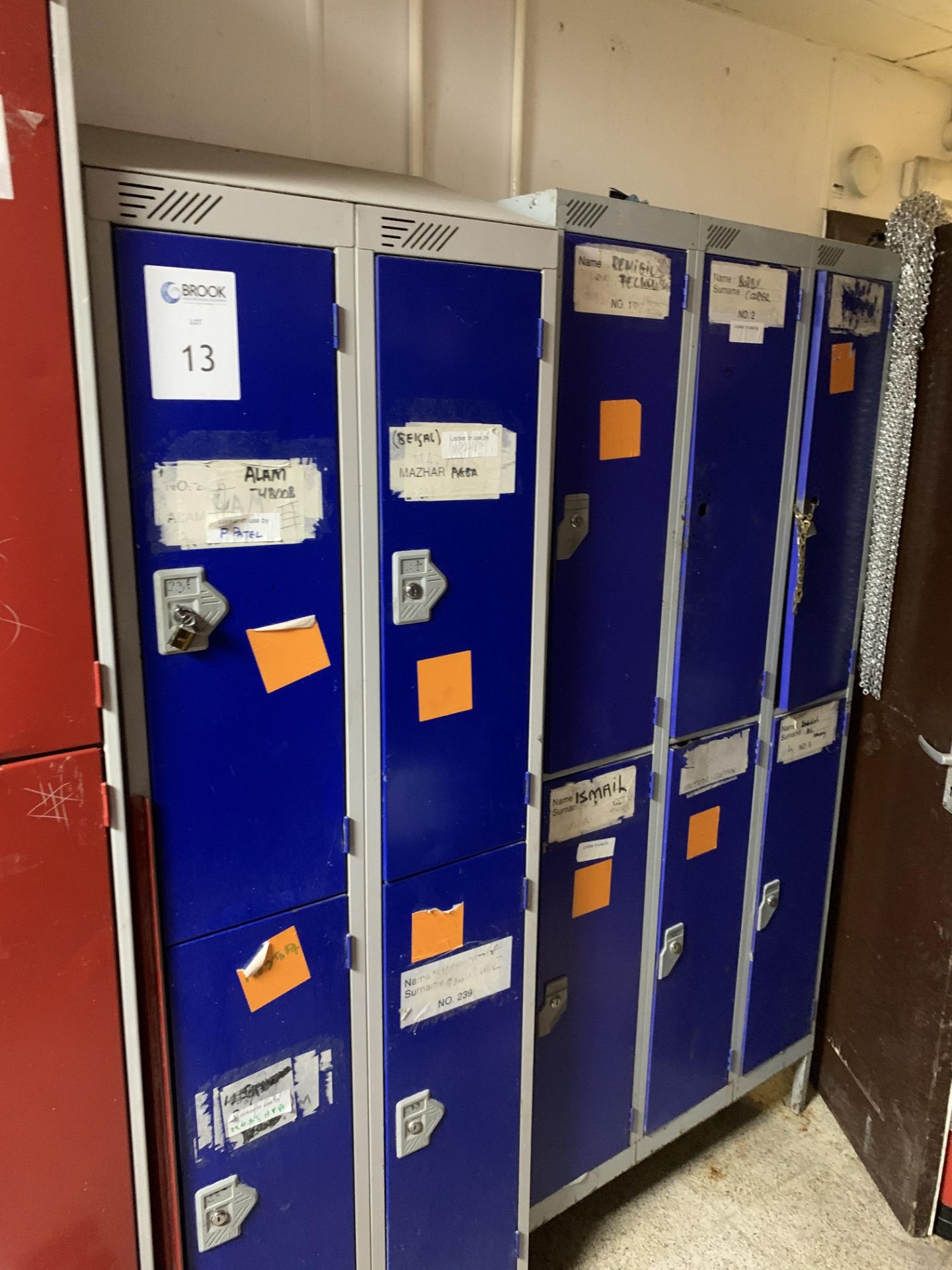 quantity of 5 lockers