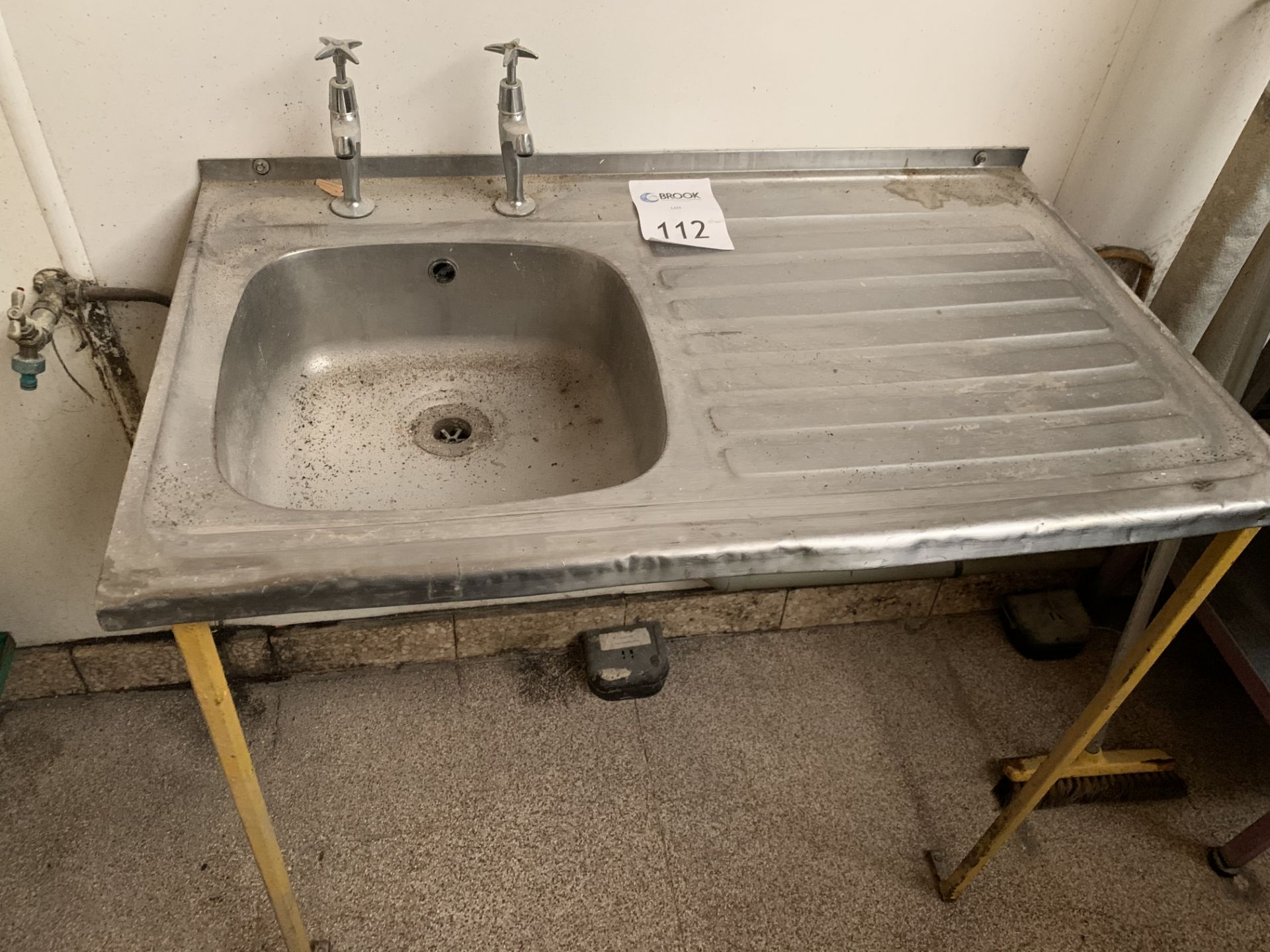 single bowl sink and drainer