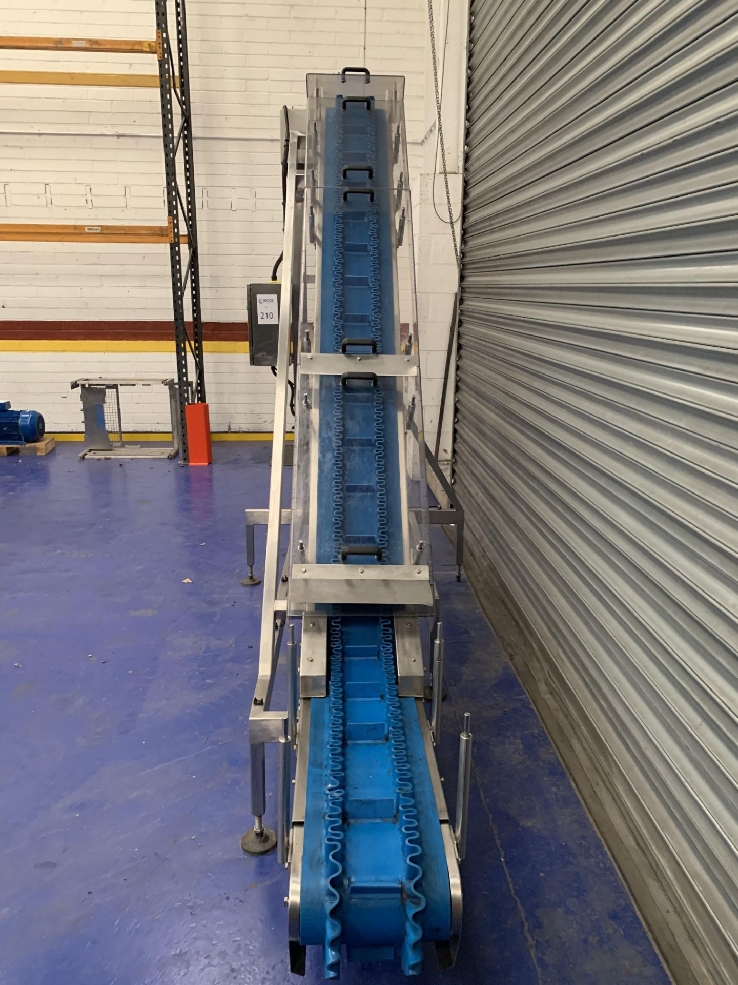 flighted riser elavtor conveyor approx 2400 high lift out charge £100 - Image 2 of 3