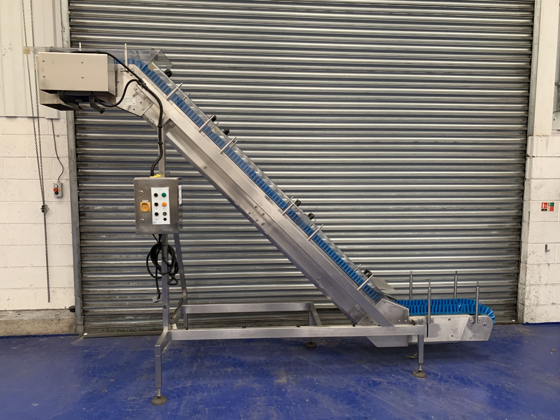 flighted riser elavtor conveyor approx 2400 high lift out charge £100