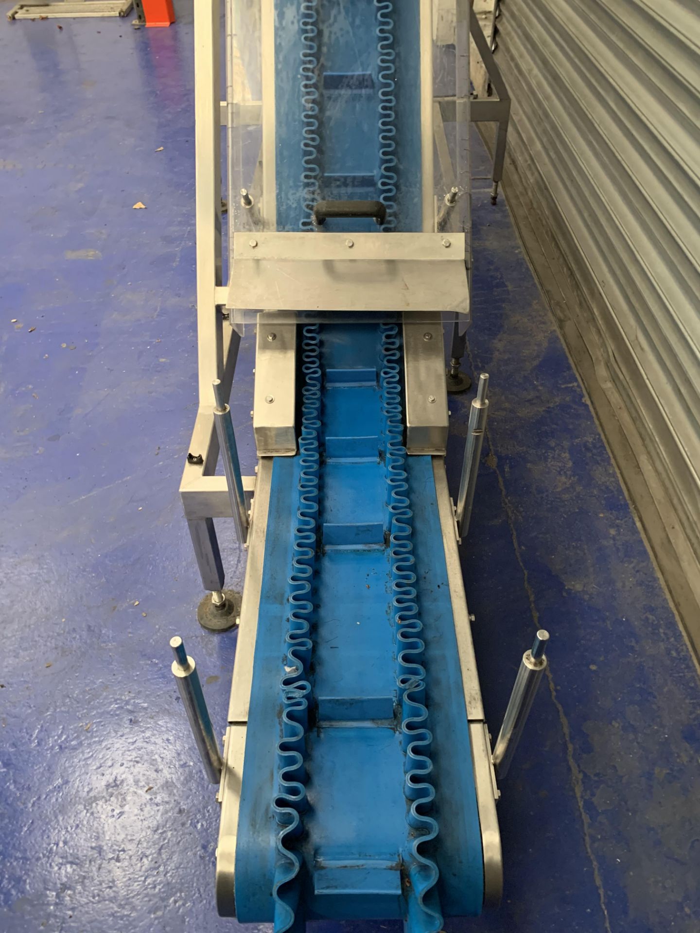 flighted riser elavtor conveyor approx 2400 high lift out charge £100 - Image 3 of 3