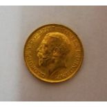 A Gold Sovereign, Dated 1915, 8 grams