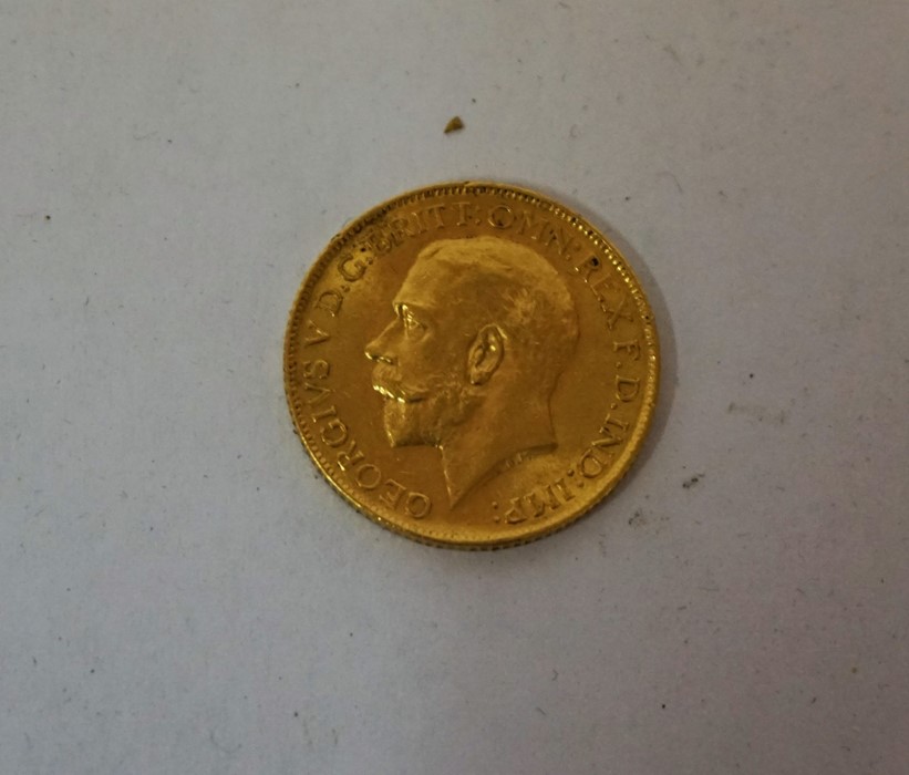A George V Gold Sovereign, Dated 1913, 8 grams