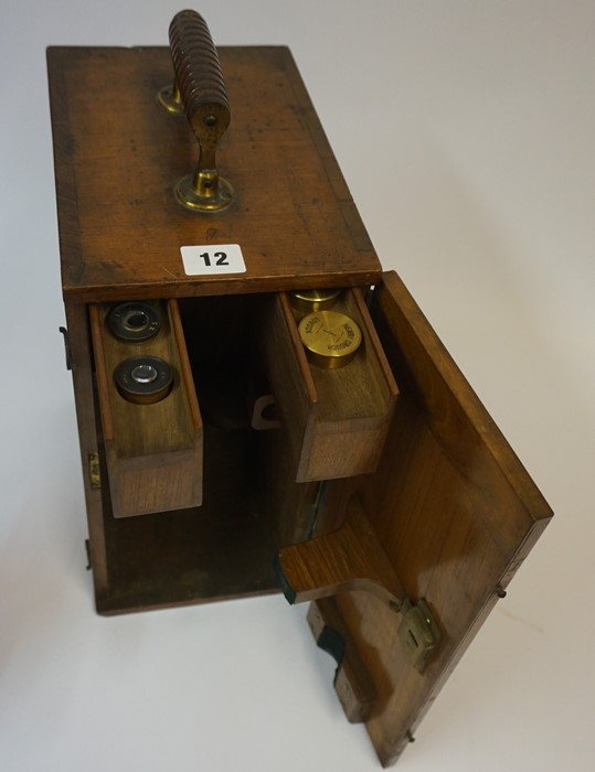 A Monocular Microscope by Henry Crouch, London, circa late 19th / early 20th century, number 9955, - Image 3 of 8