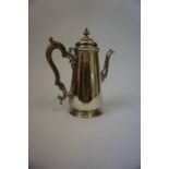 A Silver Coffee Pot, Hallmarks for D & J Wellby Ltd, London 1929, Of tapered shape, with wooden
