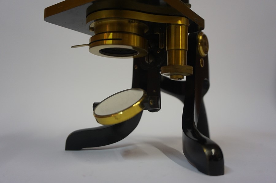 A Monocular Microscope by Henry Crouch, London, circa late 19th / early 20th century, number 9955, - Image 5 of 8