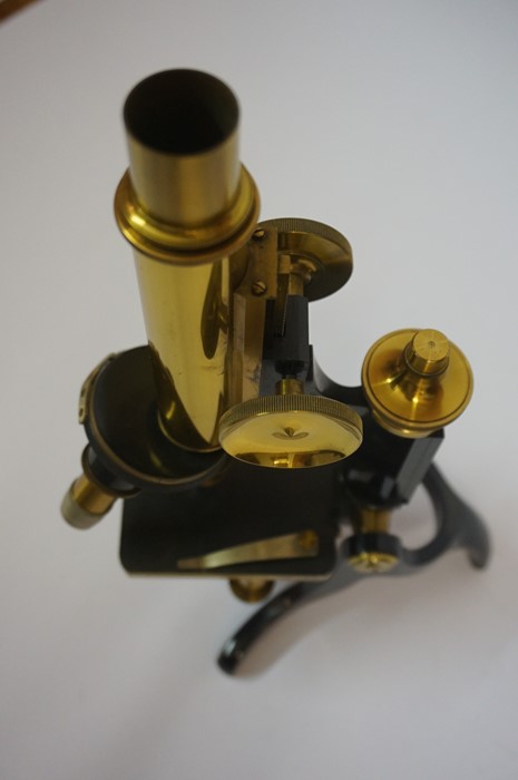 A Monocular Microscope by Henry Crouch, London, circa late 19th / early 20th century, number 9955, - Image 7 of 8