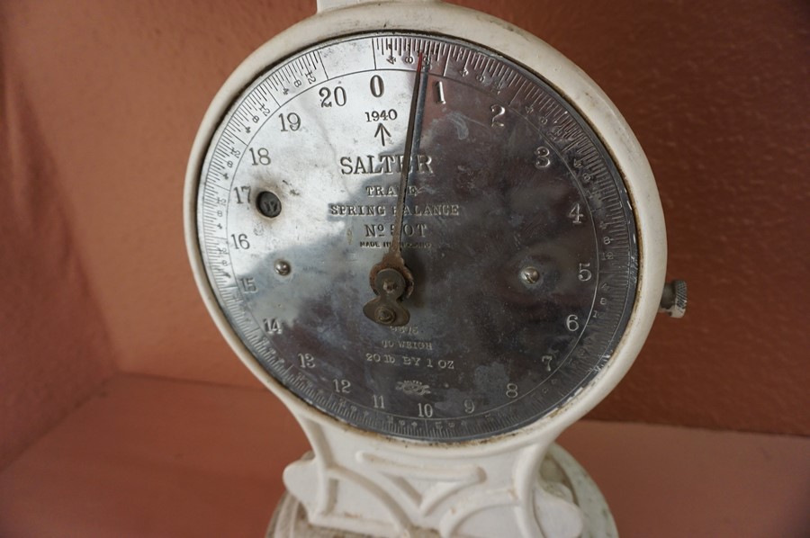 A Set of Vintage Trade Spring Balance Baby Scales by Salter, Having original basket top, stamped - Image 3 of 3