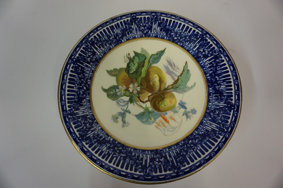 A Fifteen Piece Porcelain Dessert Service, circa early 20th century, Comprising of a stemmed comport - Image 4 of 4