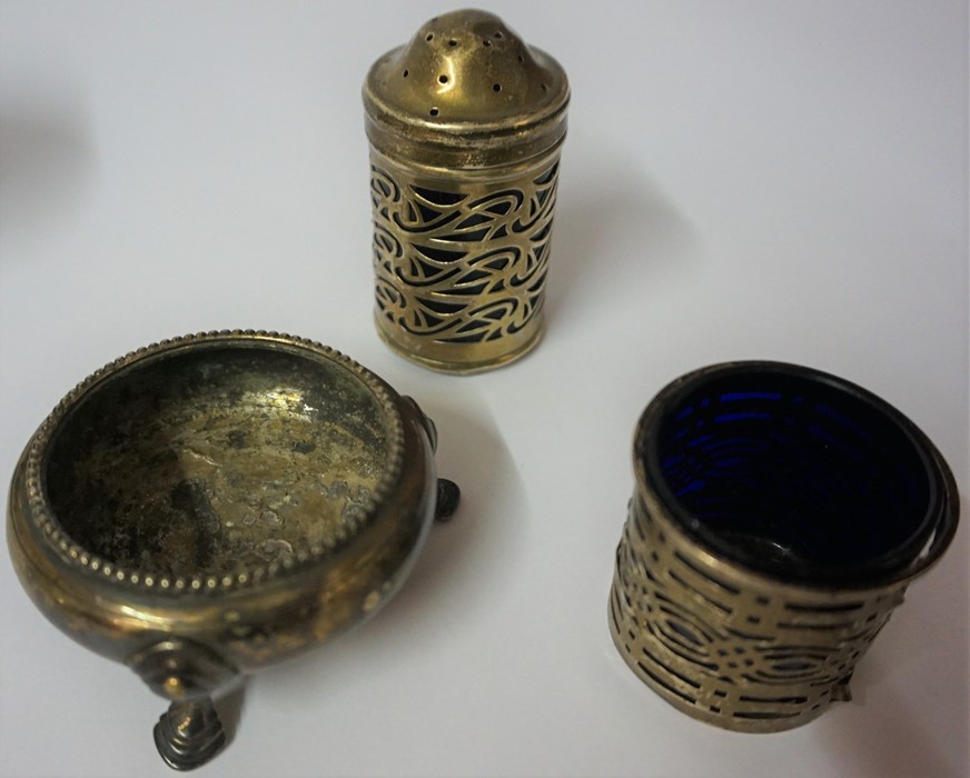 A Silver Inkwell, Hallmarks for Birmingham, having glass insert, also with a silver caddy with - Image 3 of 3