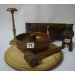 A Mixed Lot of Collectable Wood Items, to include an oak gavel with stand, book slide, bread