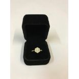 A Fine 18ct Yellow Gold and Diamond Cluster Ring, the diamond content is approximately 1 carat,