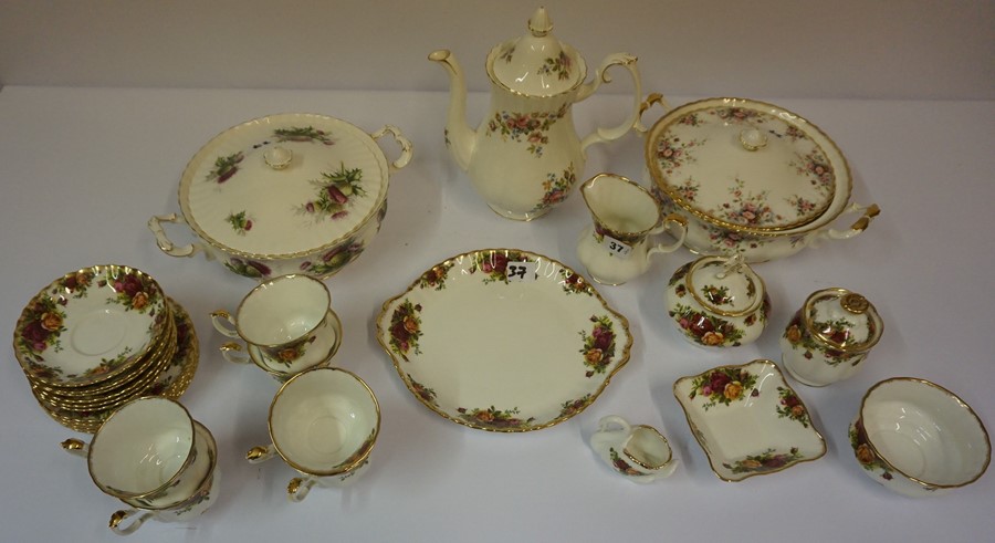 A Royal Albert Old Country Roses Tea Service, Comprising of six side plates, six saucers, six