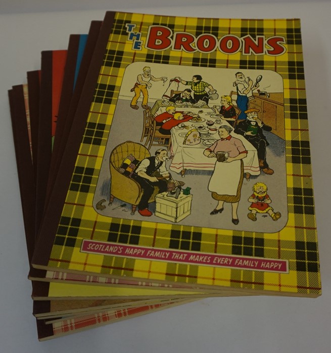 Ten Oor Wullie Annuals, circa 1960s, 70s and 80s, to include 1968, 1969, and 1971 editions, (10) - Image 3 of 6