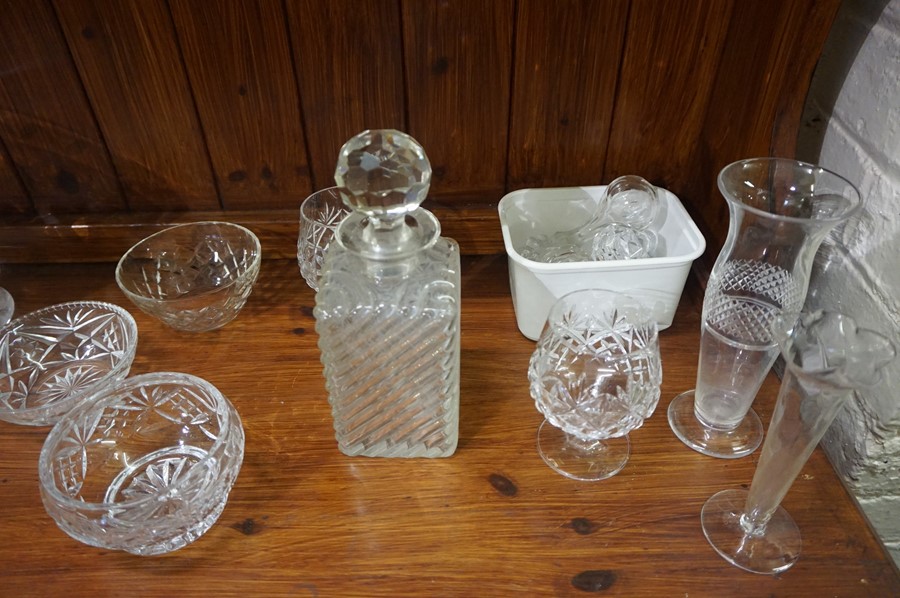 A Large Quantity of Crystal and Glass, Approximately 60 pieces in total - Image 6 of 8