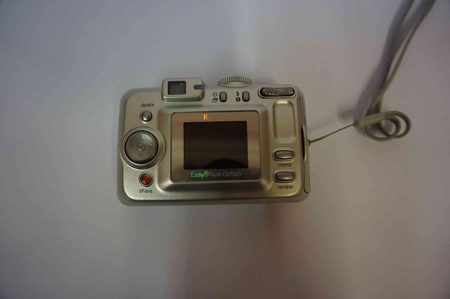 Phillips Digital Camera, with instruction book, also with a Kodak easy share digital camera, 5 - Image 5 of 5