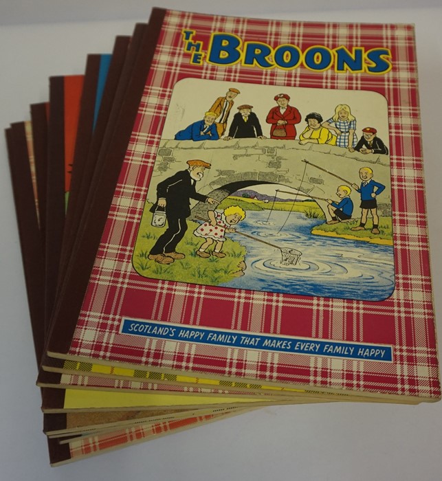 Ten Oor Wullie Annuals, circa 1960s, 70s and 80s, to include 1968, 1969, and 1971 editions, (10) - Image 2 of 6