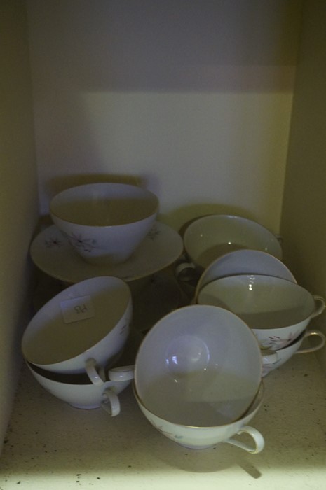 Large Quantity of Pottery, to include two part dinner sets, tea wares etc, approximately 90 pieces - Image 7 of 8