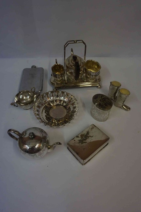 Quantity of Silver Plated Wares, to include a breakfast tea set on stand, vegetable dishes,